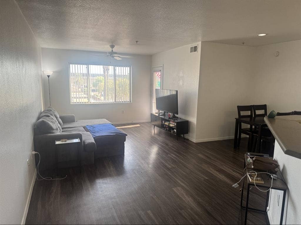 Roommate wanted for b