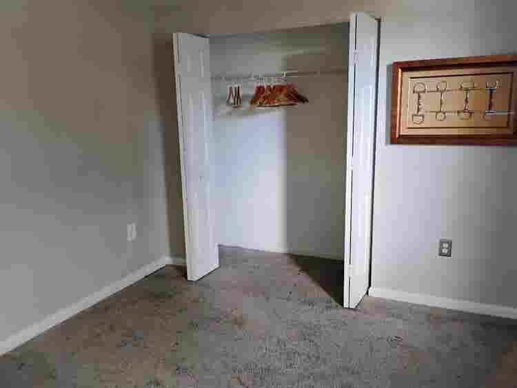 Spacious bed/bath near downtown