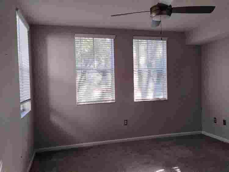 Spacious bed/bath near downtown