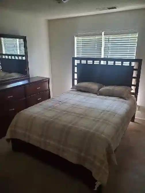 bath Apt, acces to whole apt