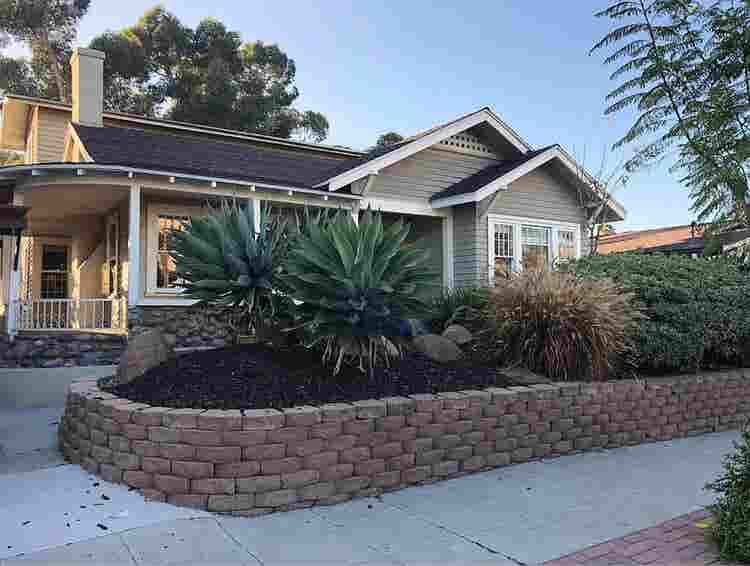 Large bedroom in vibrant Hillcrest!