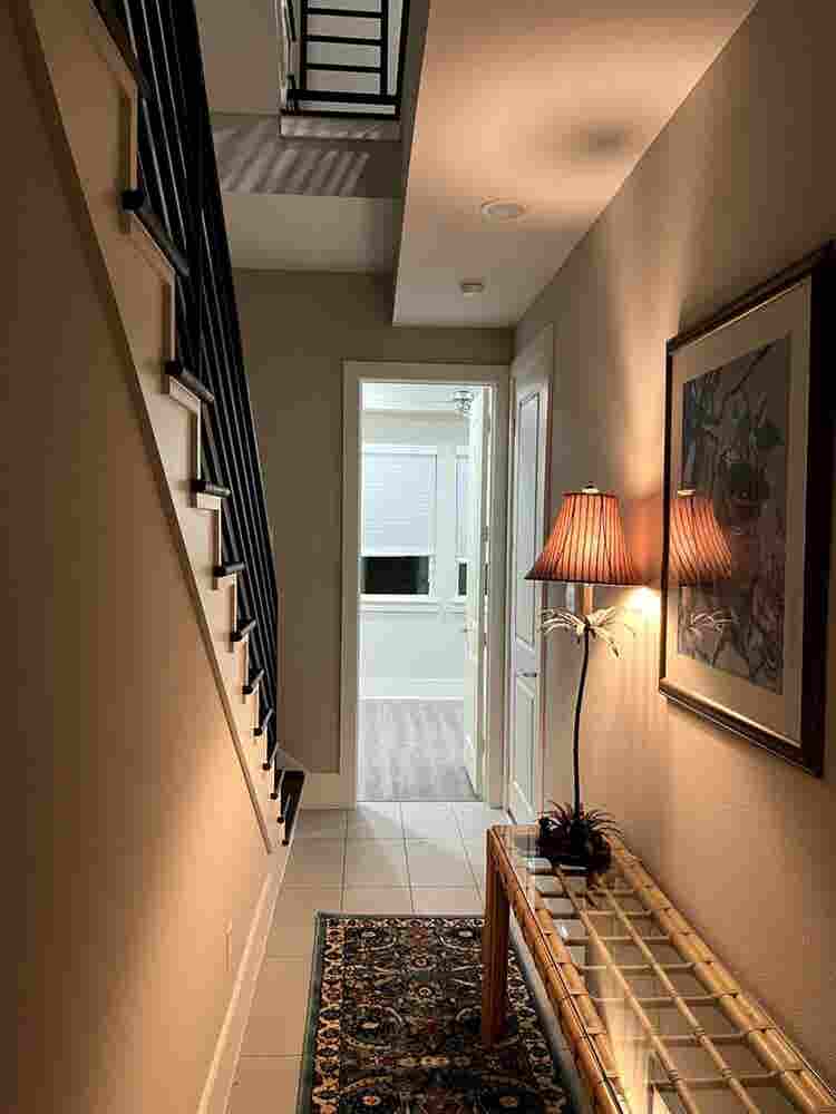Room Downtown Available!
