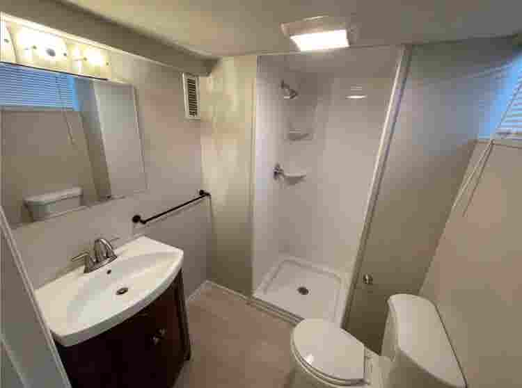 SPACIOUS HOUSE AVAILABLE FOR RENT
