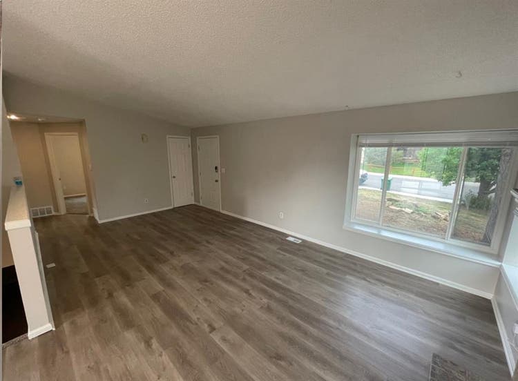SPACIOUS HOUSE AVAILABLE FOR RENT