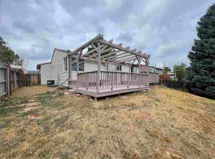 SPACIOUS HOUSE AVAILABLE FOR RENT
