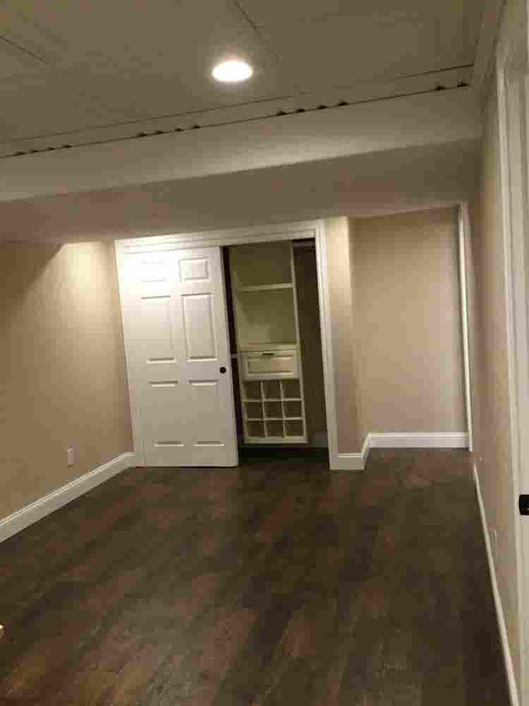 Large room w/ bath and kitchenette