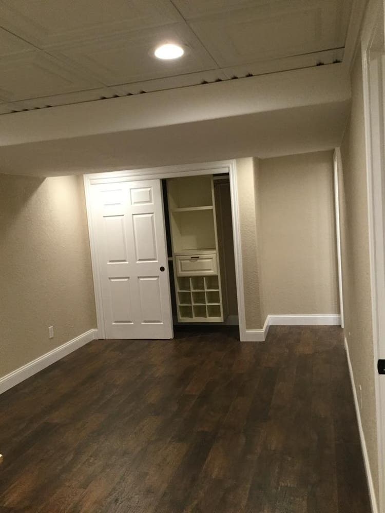Large room w/ bath and kitchenette