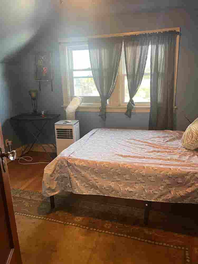Room plus  bathroom for rent