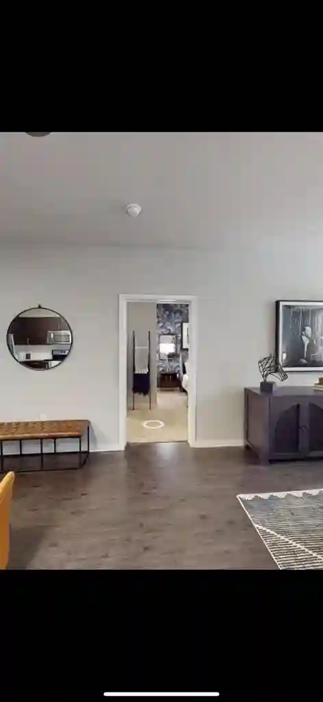 Looking for roommate starting Nov 1