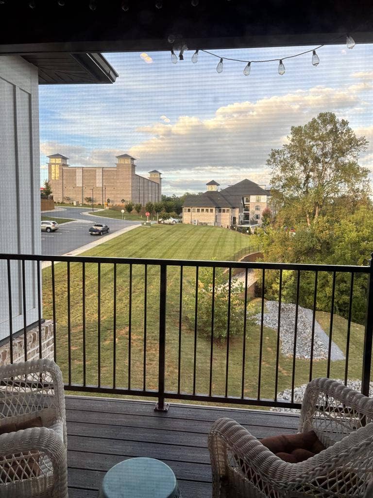 Looking for female roommate!