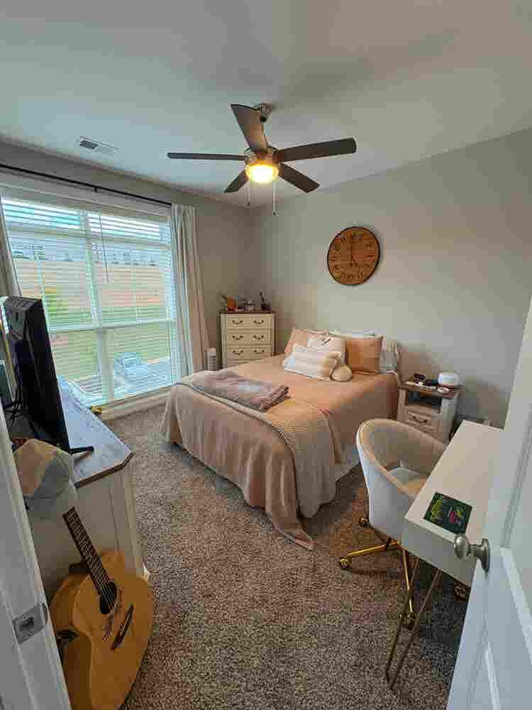 Looking for female roommate!