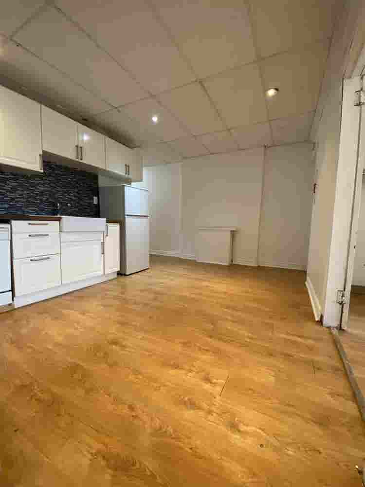 2 bedrooms available for rent