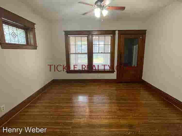 Comfortable Room in Upper Monroe