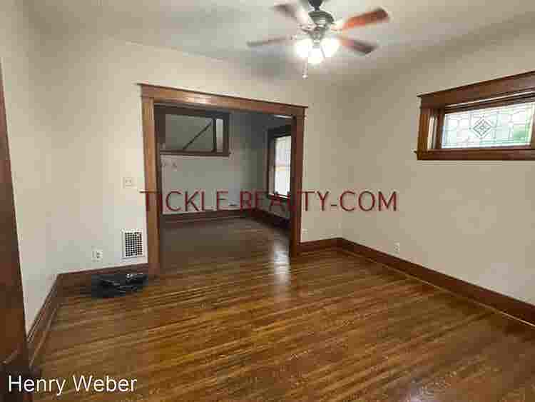 Comfortable Room in Upper Monroe