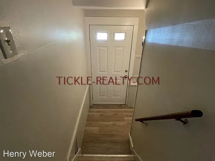 Comfortable Room in Upper Monroe