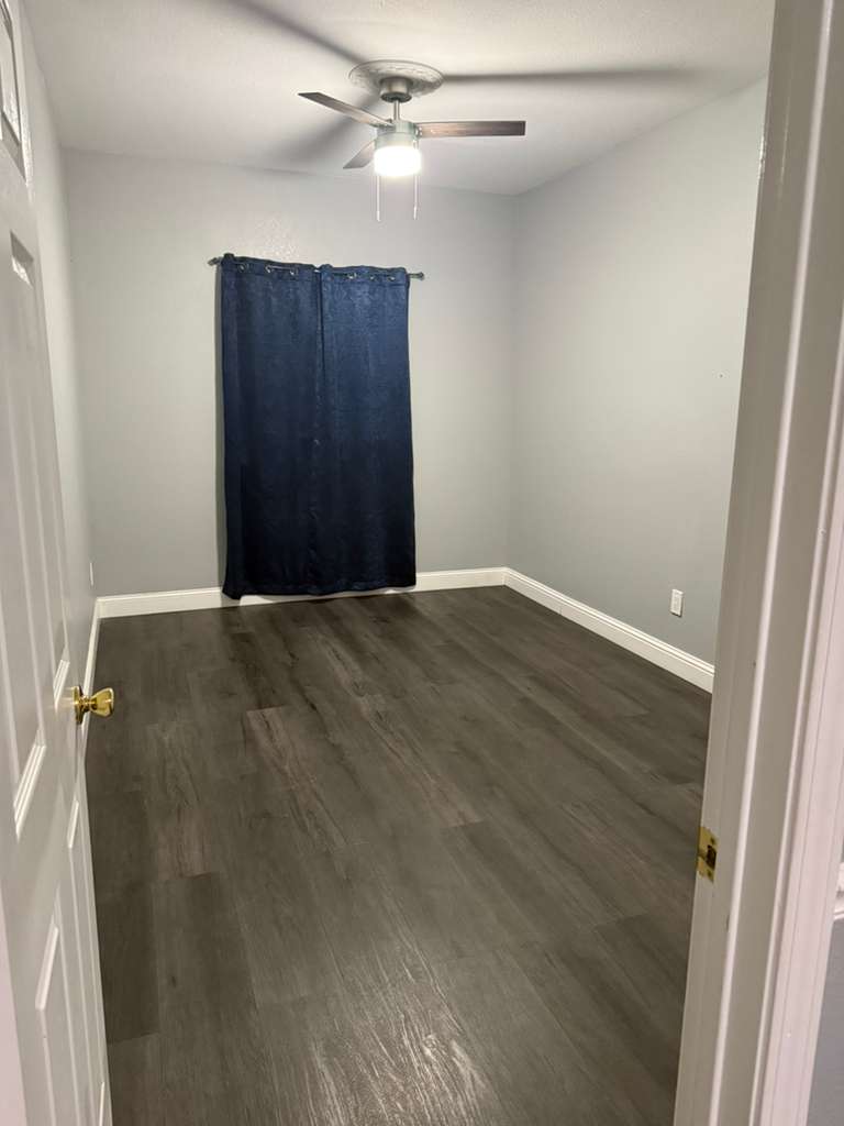 Private Room + Bath Vallejo $