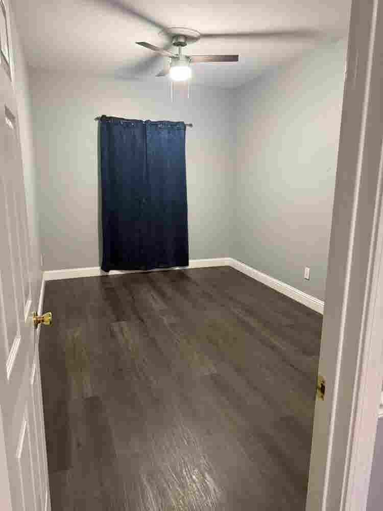 Private Room + Bath Vallejo $