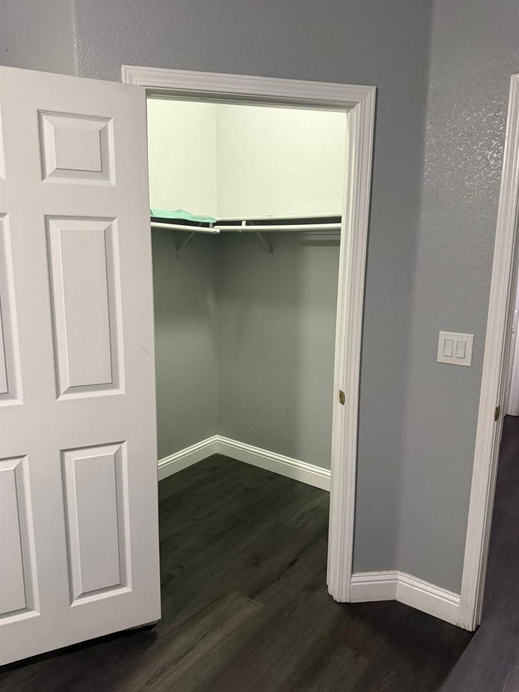 Private Room + Bath Vallejo $