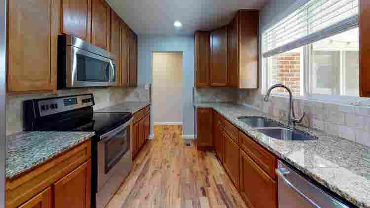 5 BR in Lakewood