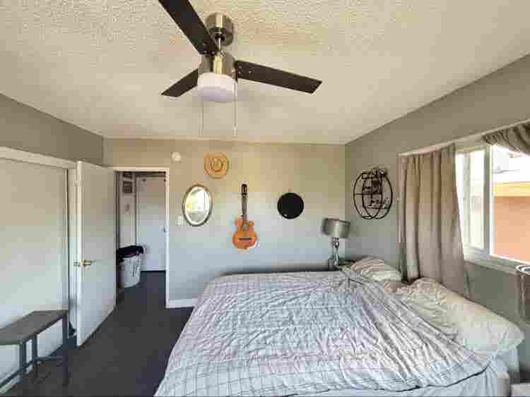 Very large room- w/private bathroom