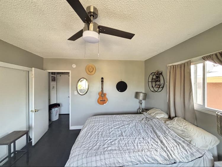Very large room- w/private bathroom
