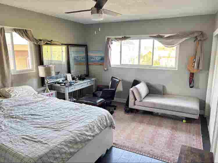 Very large room- w/private bathroom