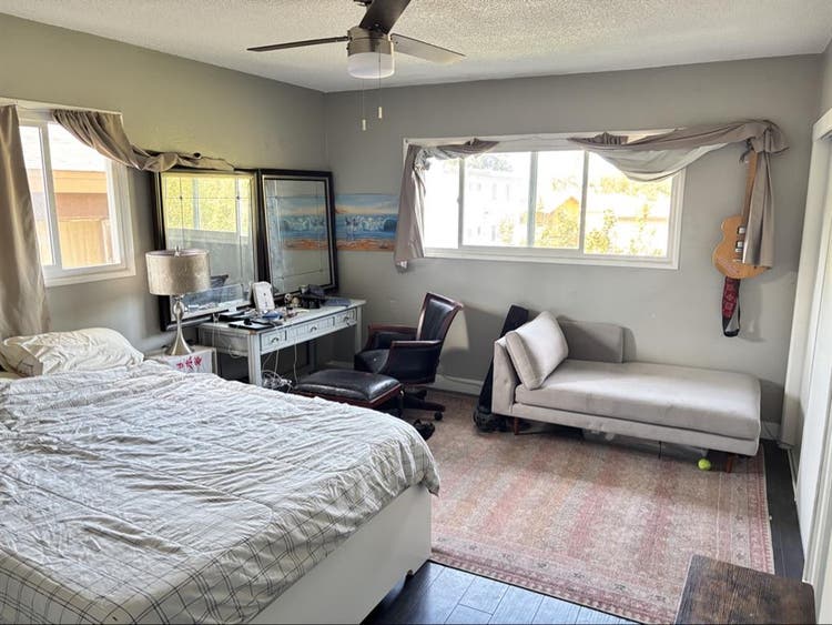 Very large room- w/private bathroom
