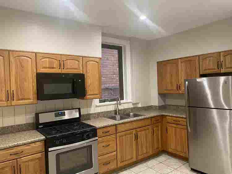 1 Br Apt Available For Rent