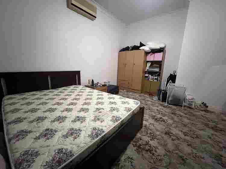 Spacious Furnished Room — Lease Trf