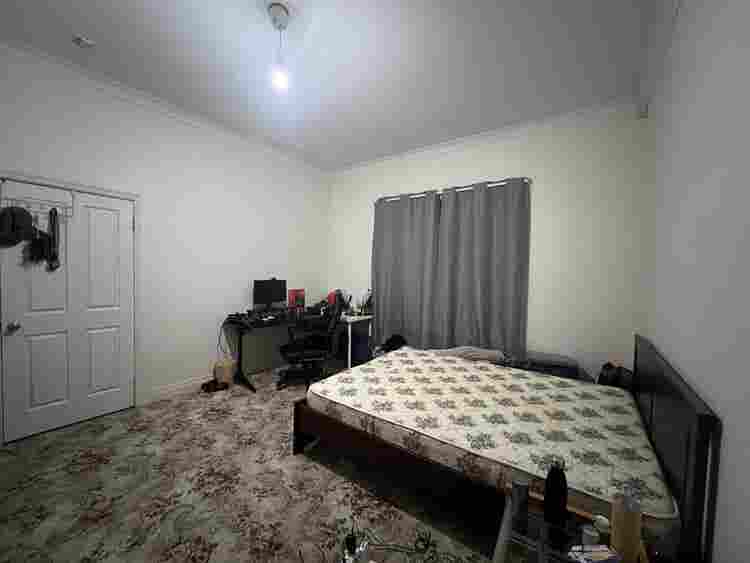 Spacious Furnished Room — Lease Trf
