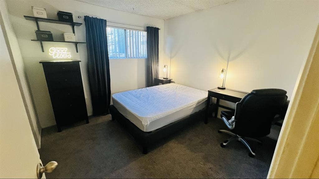 Furnished Private Room AVAILABLE