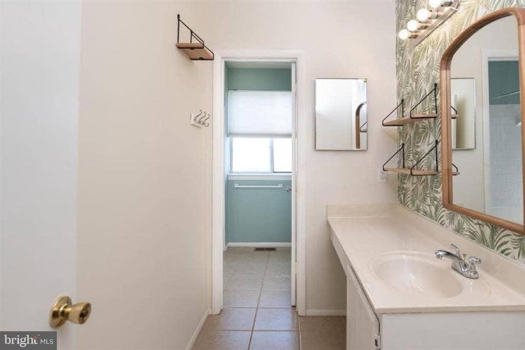 Room for rent in White M
arsh! 🏡