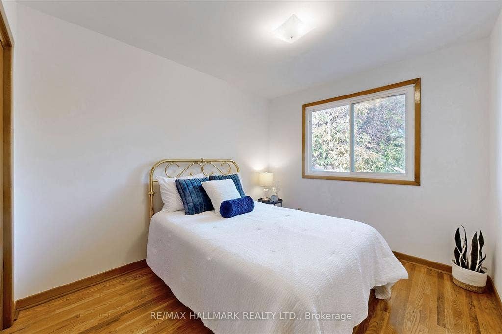 Master Bedroom - Private Washroom