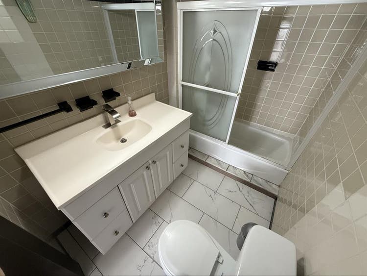 Private room to rent