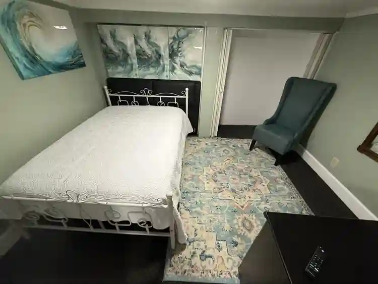 Private room to rent