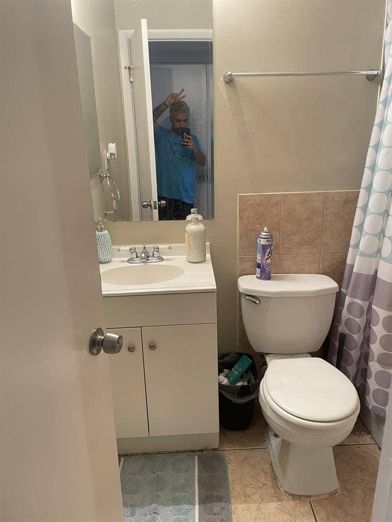 Room w private bathroom