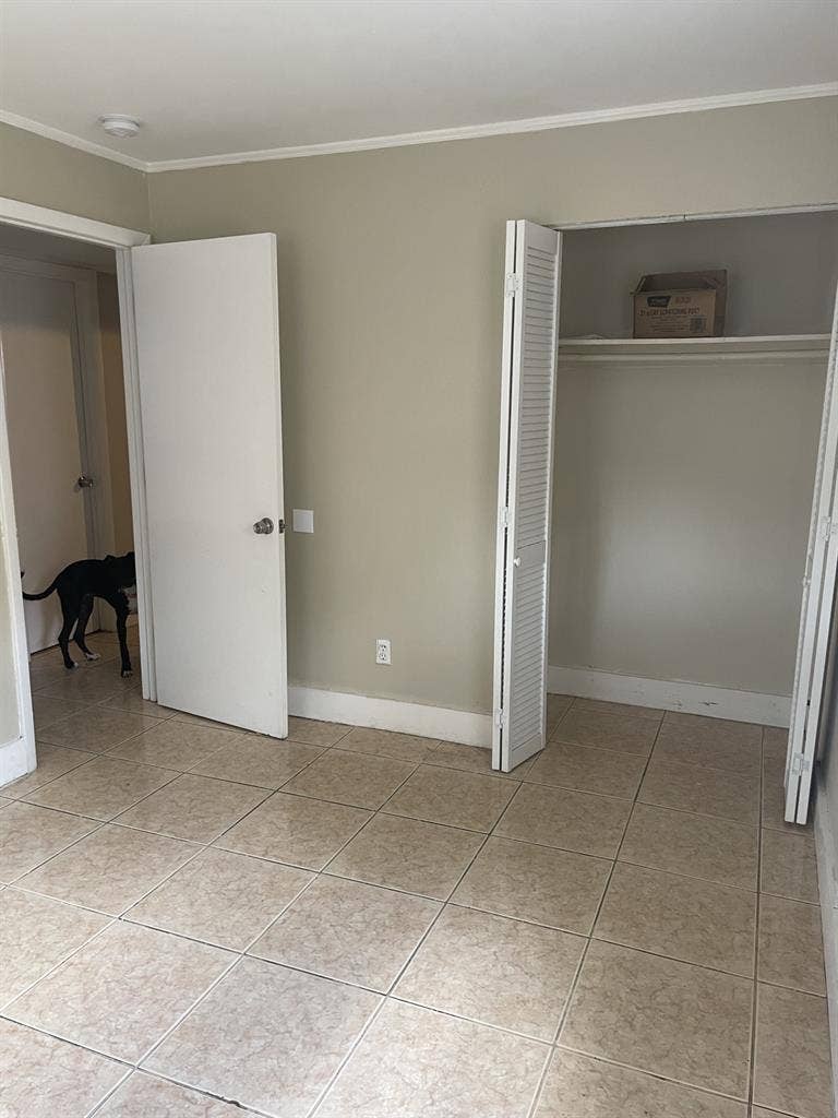 Room w private bathroom