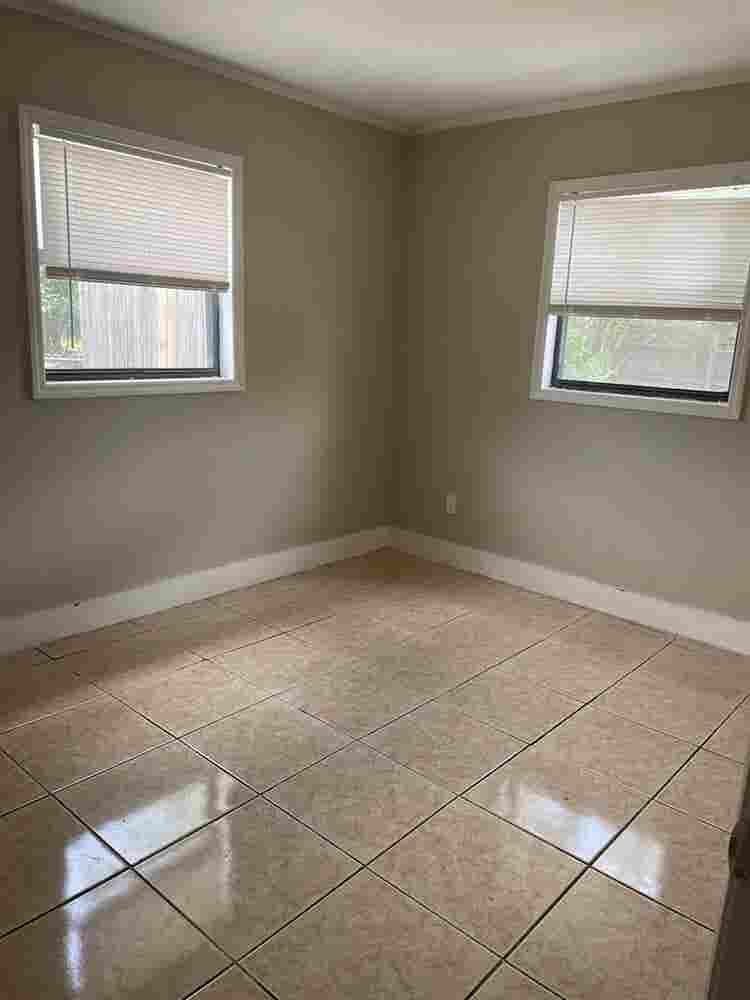 Room w private bathroom