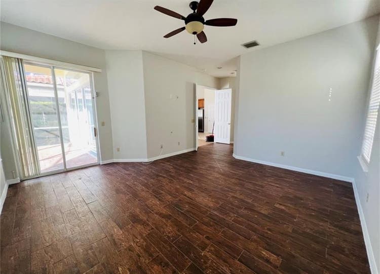 A private master room available