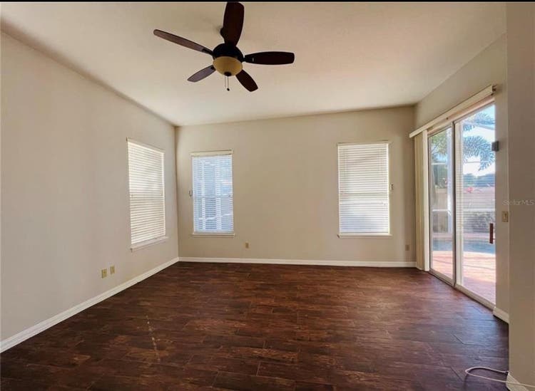 A private master room available