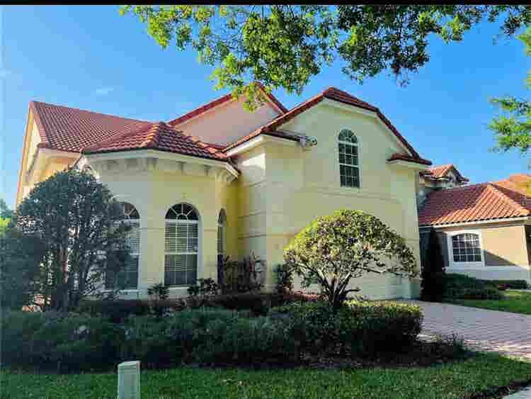 A private master room available