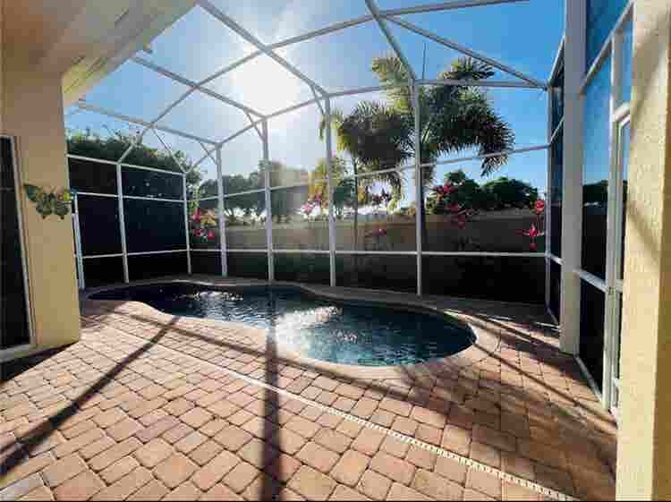 A private master room available