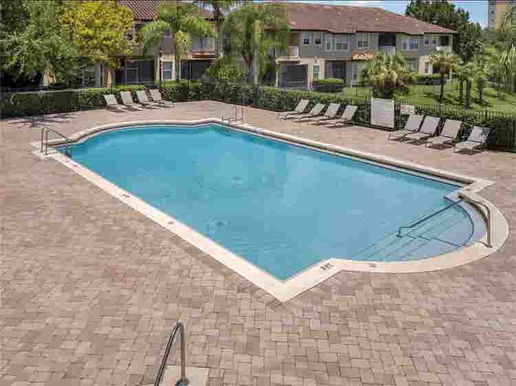 A private master room available