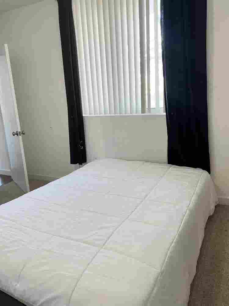 Furnished ROOM in EDGWATER