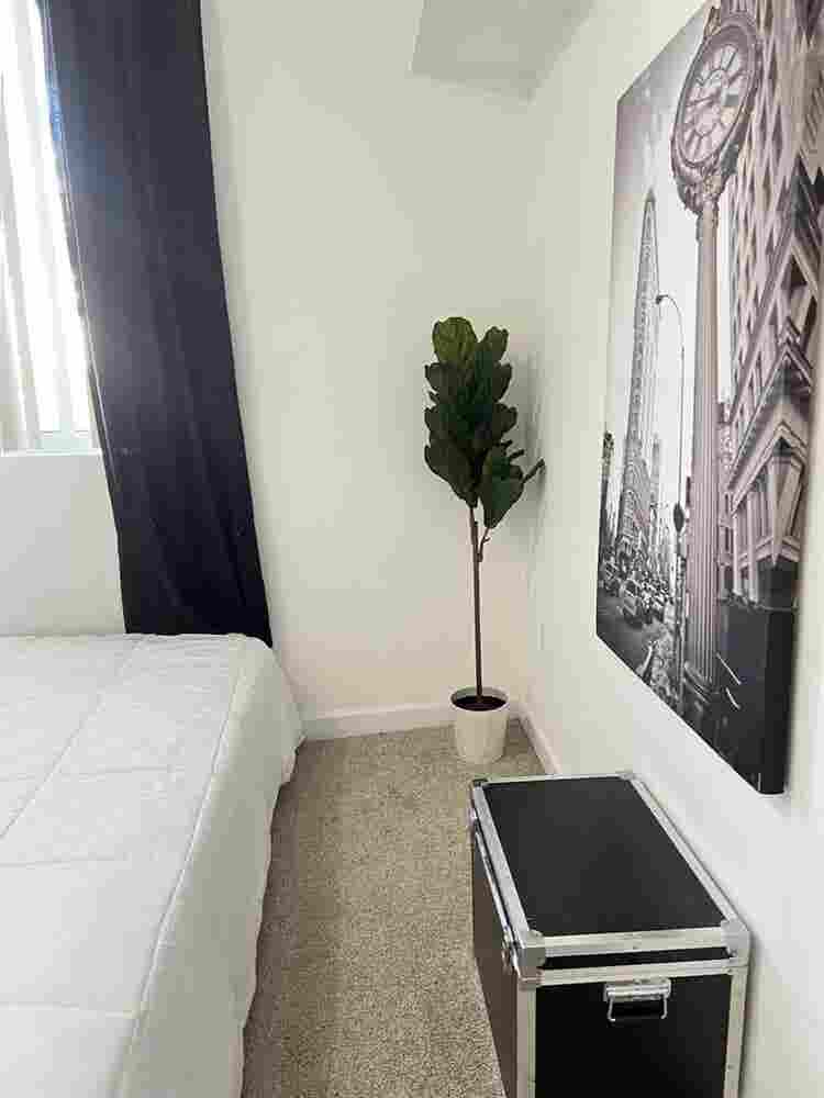 Furnished ROOM in EDGWATER