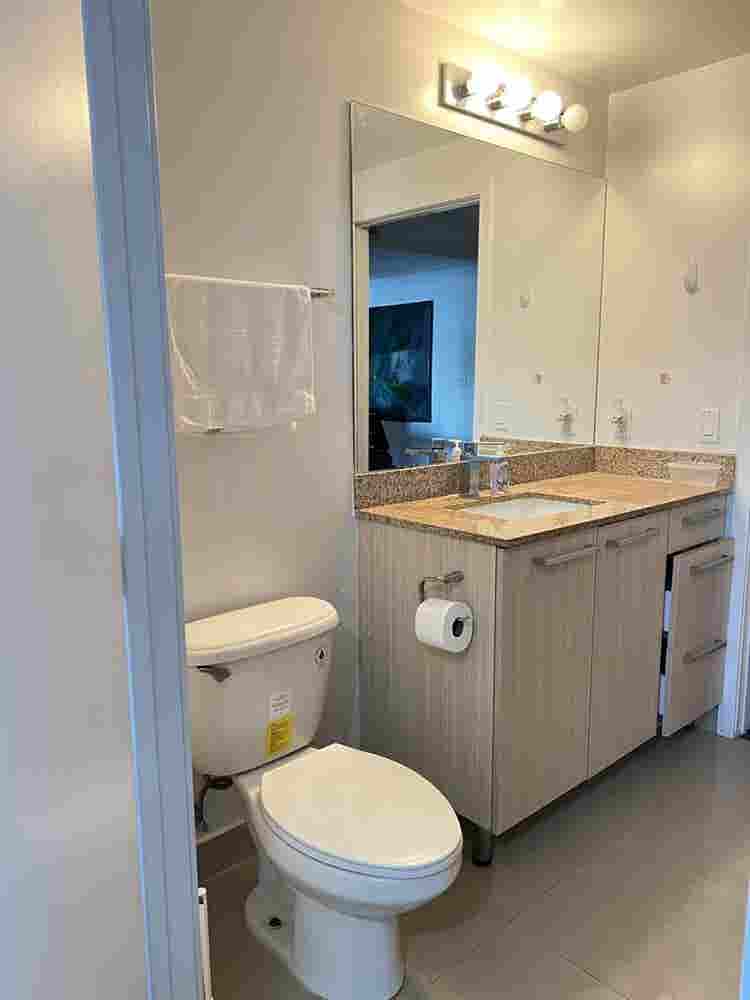 Furnished ROOM in EDGWATER