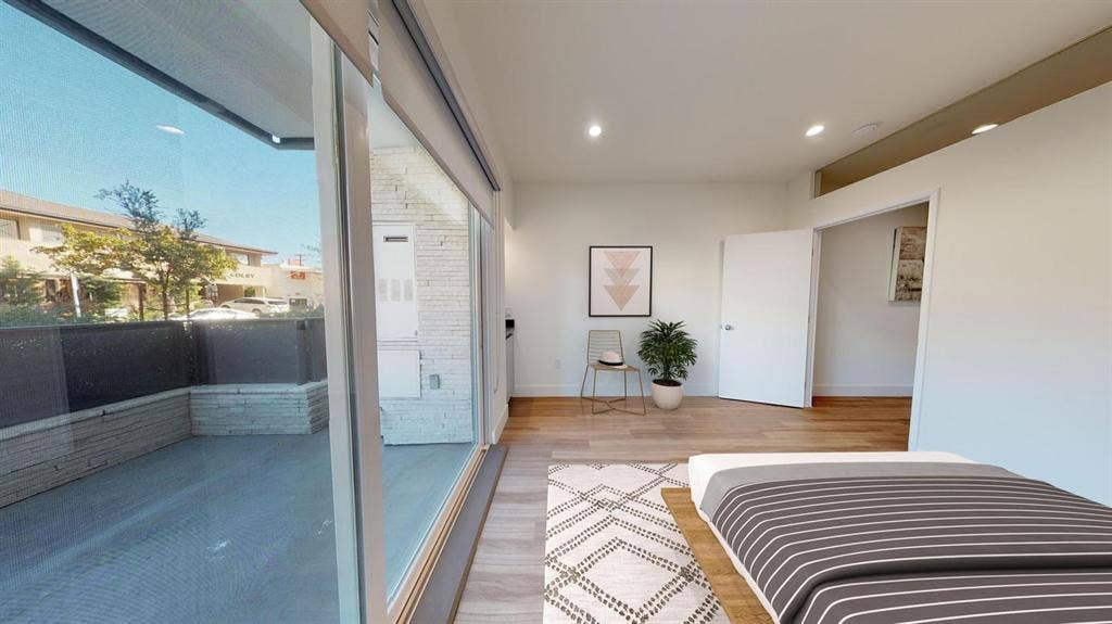 1 BR in Los Angeles