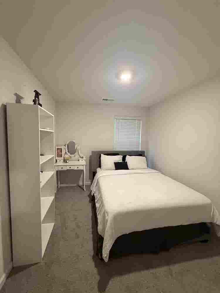 Furnished Room Quiet Neighborhood