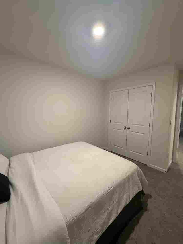 Furnished Room Quiet Neighborhood