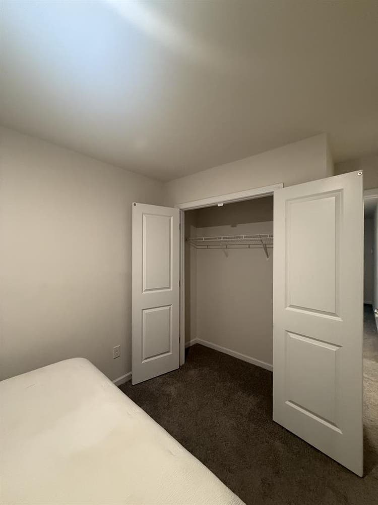 Furnished Room Quiet Neighborhood